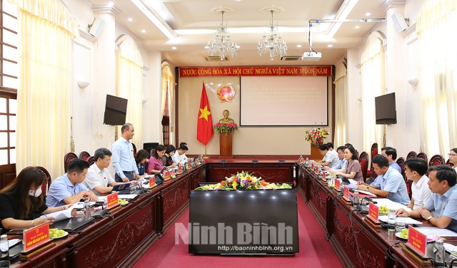 ỦY BAN KHOA HỌC, CÔNG NGHỆ VÀ MÔI TRƯỜNG KHẢO SÁT LUẬT GIAO DỊCH ĐIỆN TỬ TẠI NINH BÌNH